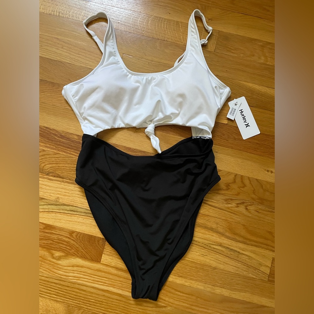 Hurley NWT Black & White Cutout One Piece Swimsuit-Size XL
